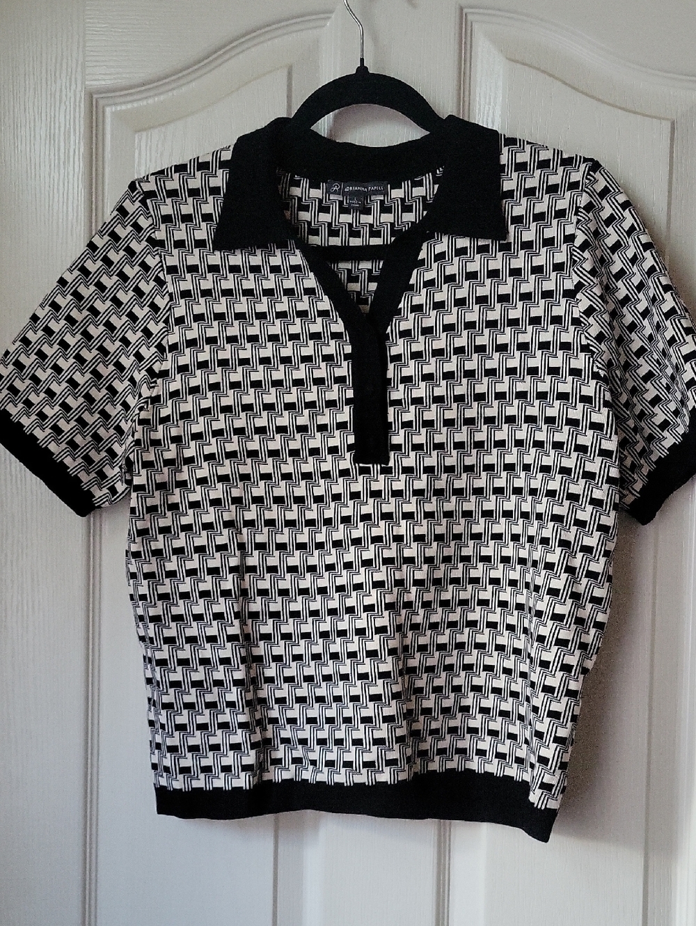 Adrianna Papell Black & White Geometric Short Sleeve Polo